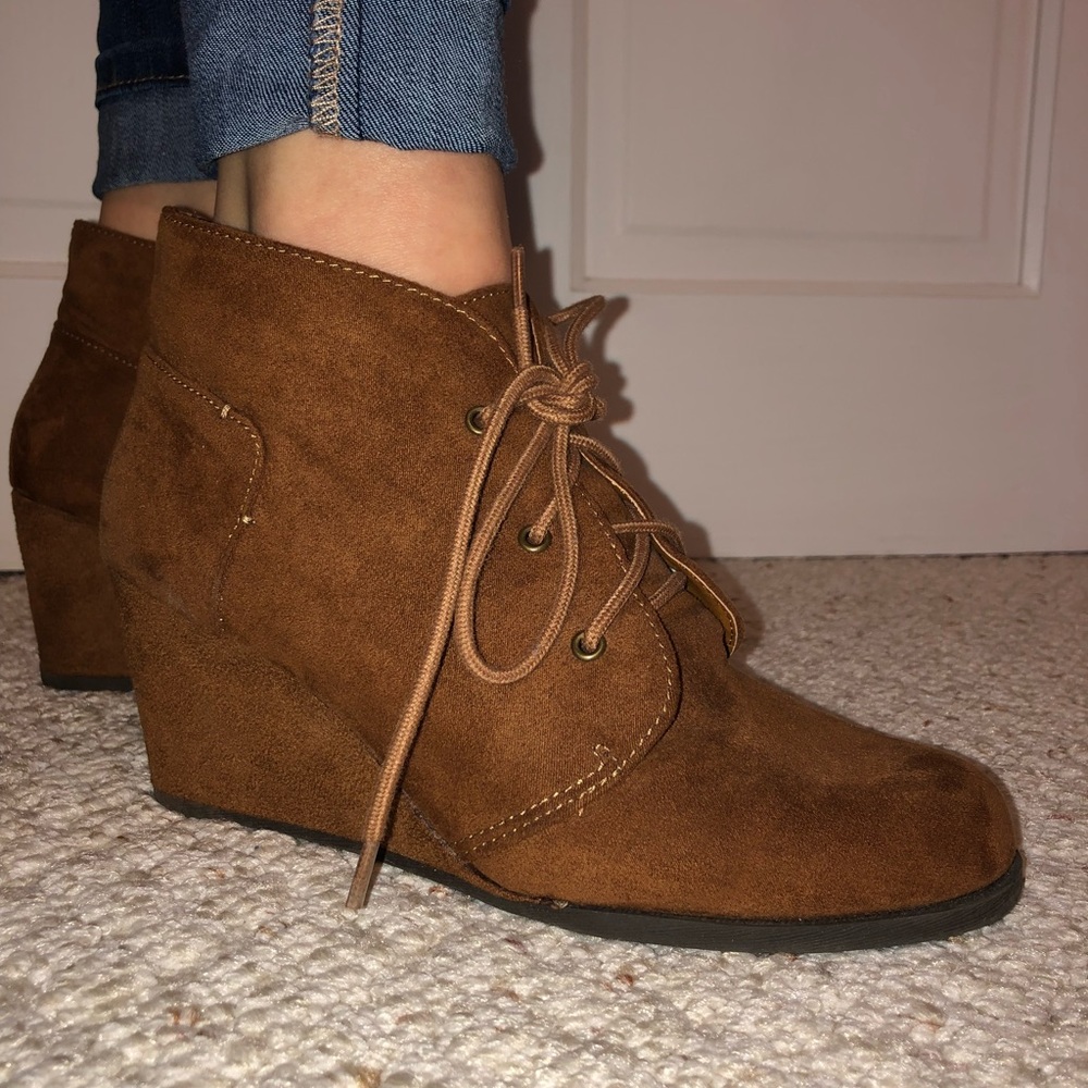 •lace up shoe boots
